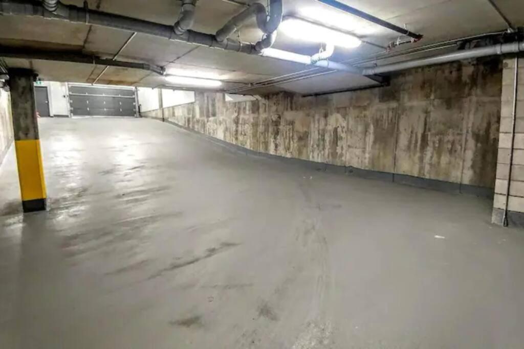 Good Vibes Only -Modern And Spacious 2 Bedroom Condo 4 Beds Free Parking, Gym Quebec City Bagian luar foto
