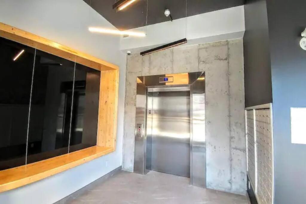Good Vibes Only -Modern And Spacious 2 Bedroom Condo 4 Beds Free Parking, Gym Quebec City Bagian luar foto