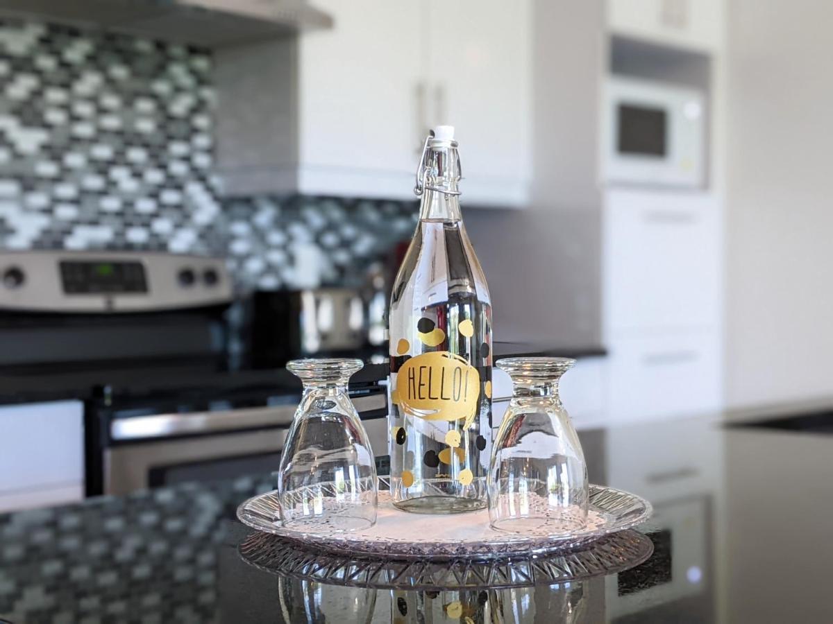 Good Vibes Only -Modern And Spacious 2 Bedroom Condo 4 Beds Free Parking, Gym Quebec City Bagian luar foto