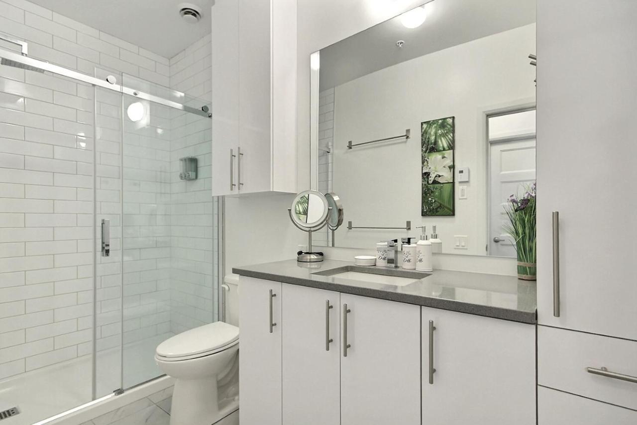 Good Vibes Only -Modern And Spacious 2 Bedroom Condo 4 Beds Free Parking, Gym Quebec City Bagian luar foto